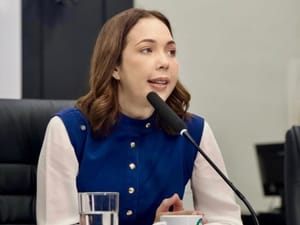 Vereadora  anuncia licença e arquiteto assume vaga na Câmara de Cuiabá