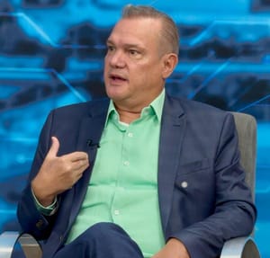 Senador Wellington Fagundes assina requerimento para CPI do INSS