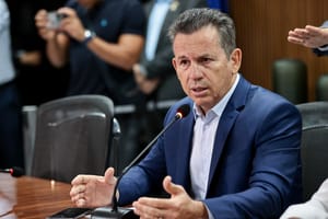 Governador critica deputados que apoiam mercadinhos em  presídios e cobra nomes