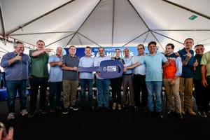 Viaturas e caminhões-pipa entregues pelo Estado vão fortalecer ações de proteção à população