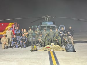 Avião com drogas é abatido por caças da FAB e cai em MT; tripulantes bolivianos são presos