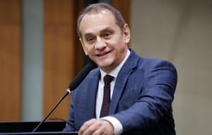 Wilson Santos garante novos trechos asfaltados em Acorizal