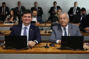 Avança projeto de Jayme Campos que valoriza profissionais da segurança pública