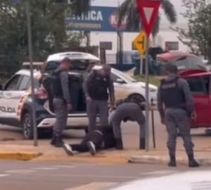 PM afasta quatro policiais após vídeo mostrar agressão durante abordagem em Mato Grosso