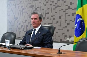 Ex-presidente Fernando Collor é preso na madrugada desta sexta-feira em Maceió