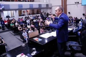 Audiência Pública recebe grande público e cobra políticas efetivas para o autismo