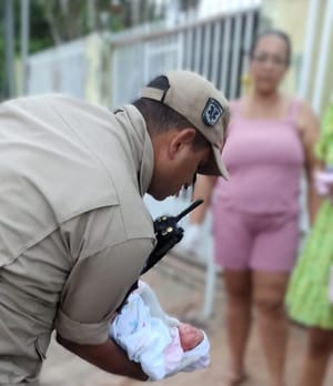 Engasgo em bebês, crianças e adultos: como prevenir e agir em situações de emergência