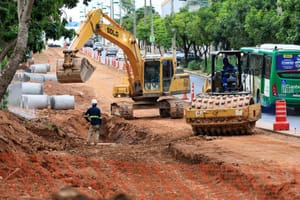 Presidente do TCE defende três turnos de trabalho para acelerar obras do BRT em Cuiabá