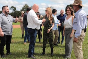 Mutirão coordenado pela primeira-dama de MT atende mais de mil pessoas em Vila Bela