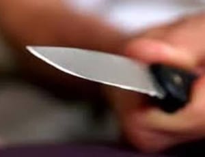 Homem é esfaqueado após briga em bar e suspeito é preso após ser reconhecido