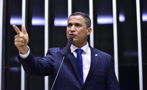 Coronel Assis detona PEC da Segurança: proposta cria mais instâncias e burocracia