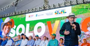 Ao lado de Mendes, Lula defende “governança civilizada”