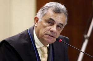 Ministro do STF mantém suspensão de pensões acumulados de Bosaipo