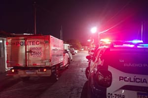 Policial militar assassina a esposa dentro de casa e foge com os filhos