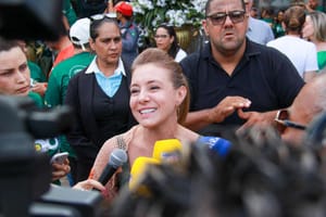 Prefeita garante ter superado atritos e busca parceria com vereadores em Várzea Grande