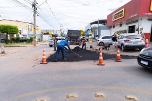 Mutirão tapa-buraco avança no CPA e Morada do Ouro com mais de 400 toneladas de massa asfáltica utilizadas