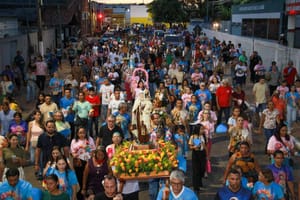 Prefeita assina ordem de serviço para reforma e revitalização da igreja Nossa Senhora da Guia