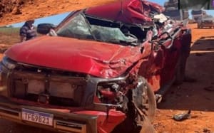 Empresário morre em grave colisão entre caminhonete e carreta em rodovia estadual