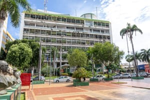 Prefeitura de Cuiabá paga rescisão de servidores comissionados exonerados