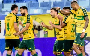 Invicto e em busca da liderança, Cuiabá enfrenta o CRB fora de casa nesta terça-feira pela Série B