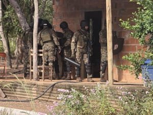 Sob efeito de drogas, rapaz mantém tia refém e ameaça incendiar casa em VG; Bope é acionado