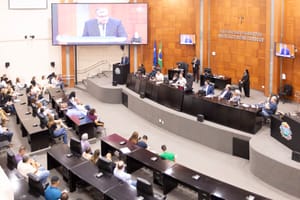 Deputados são contra fechamento da Santa Casa e cobram definição do Estado