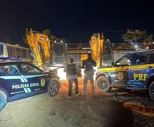 Polícia Civil e PRF recuperam escavadeiras furtadas no Rio de Janeiro em Mato Grosso