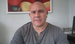 Prefeito descarta dividir palanque com Lula em futura entrega de casas na capital