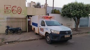 Mulher é morta a pauladas dentro de quitinete; companheiro é suspeito