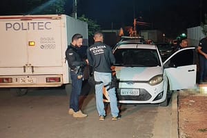 Jovem de 25 anos é morto a tiros dentro de carro em Cuiabá por dupla em motocicleta