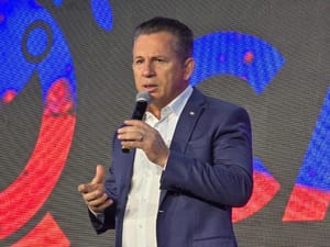 Governador afirma que legislação tem privilegiado a burocracia e não o meio ambiente