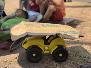 Prefeito sanciona lei que proíbe presença de crianças em semáforos e vias públicas