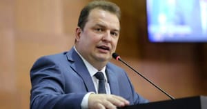 Max Russi defende fusão com PSDB e Podemos, mas não irá em evento em Brasília