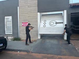 Empresário e casal são alvos de operação por movimentarem R$ 22 milhões para facção criminosa