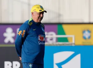 Ancelotti muda peças contra o Paraguai em SP para corrigir erros da seleção brasileira