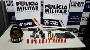 PM prende quatro faccionados do Comando Vermelho com armas para matar rivais