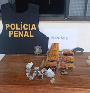 Doze visitantes são flagradas  com entorpecentes e pacotes de fumo em unidade prisionais