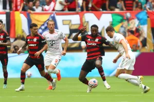 Flamengo tem 'apagão defensivo', perde do Bayern de Munique e está eliminado