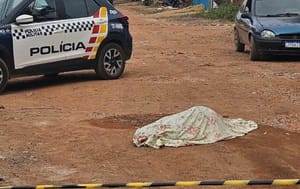 Jovem com passagem na polícia por tráfico de drogas é morto com seis tiros em Cuiabá