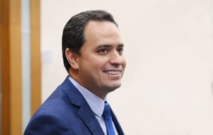 Proteção e respeito: o servidor como memória do funcionalismo público