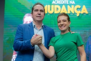 Justiça bloqueia contas da prefeita e do vice de VG por multa de propaganda antecipada