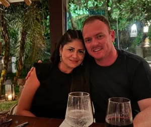 Engenheiro esfaqueou esposa e filha enquanto elas dormiam; mulher morreu no local