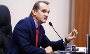 Auditoria revela que 42% dos servidores de MT têm descontos acima do teto e banco entra na mira da AL