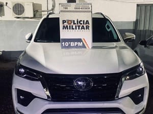 Dois bandidos são presos e caminhonete roubada recuperada pela PM em Cuiabá