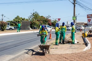 Mais de 40 toneladas de lixo são retirados da Miguel Sutil em operação da Limpurb