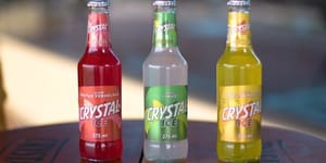 Crystal celebra 30 anos com embalagem comemorativa e reforça conexão com o interior do Brasil
