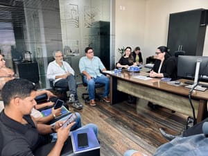 Primeira-dama articula nova praça no Distrito do Sucuri com academia e playground