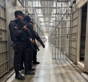 Polícia Penal detém 151 visitantes por tentarem entrar com materiais proibidos em unidades prisionais