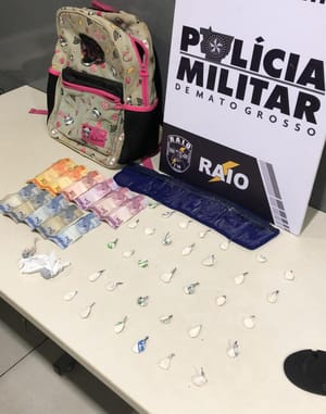 PM prende faccionada em flagrante com 35 porções de drogas em Várzea Grande