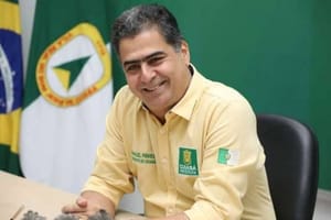 Emanuel pega mais 450 dias de licença remunerada da  ALMT e só volta em setembro de 2026